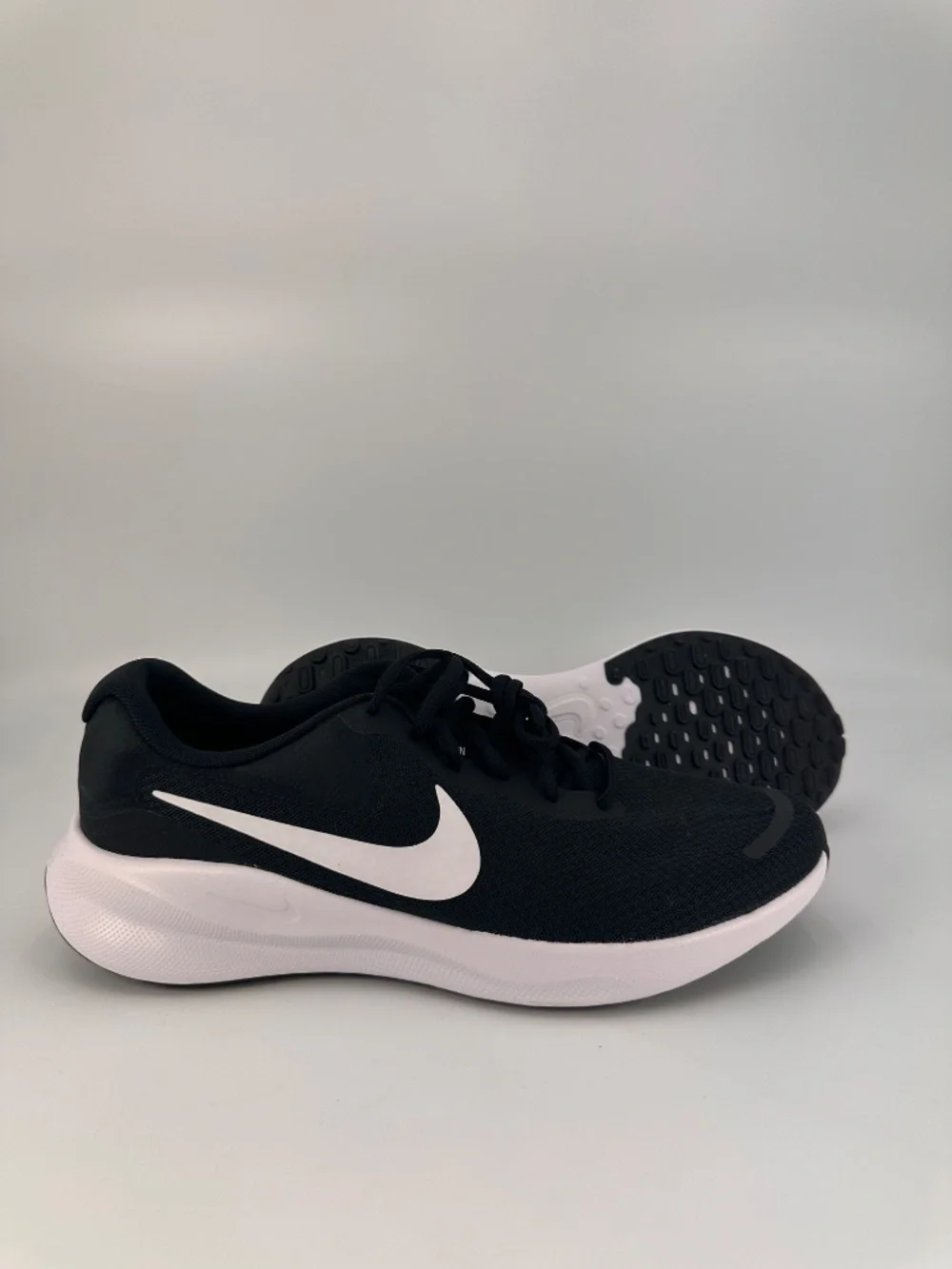 Nike Revolution 7 Shoes Mens Black White FB2207-001
